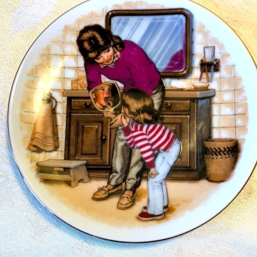 Special Memories “A New Tooth” by Tom Newsom decorative gold trimmed plate